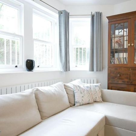 Newly Refurbished 2 Bed Apartment In Paddington Londra Esterno foto