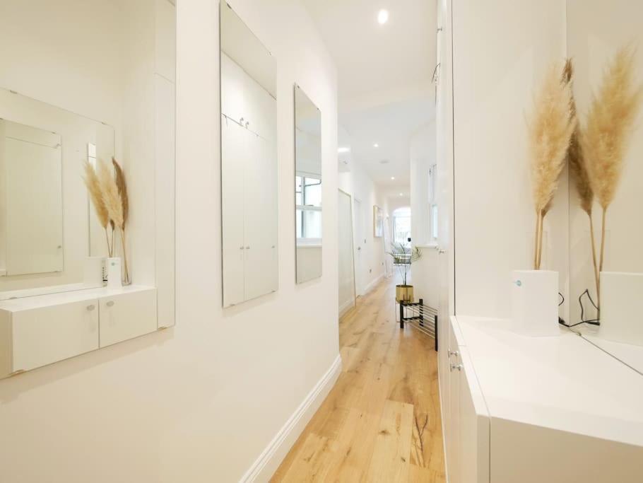 Newly Refurbished 2 Bed Apartment In Paddington Londra Esterno foto