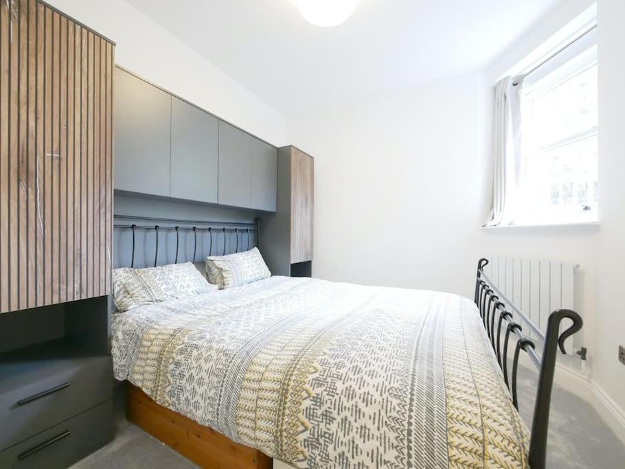 Newly Refurbished 2 Bed Apartment In Paddington Londra Esterno foto
