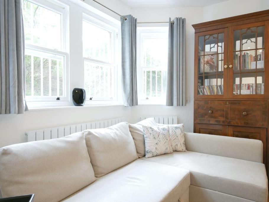 Newly Refurbished 2 Bed Apartment In Paddington Londra Esterno foto