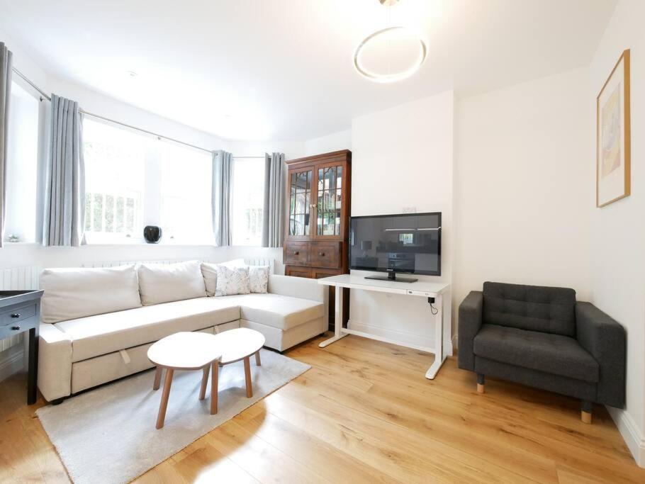 Newly Refurbished 2 Bed Apartment In Paddington Londra Esterno foto