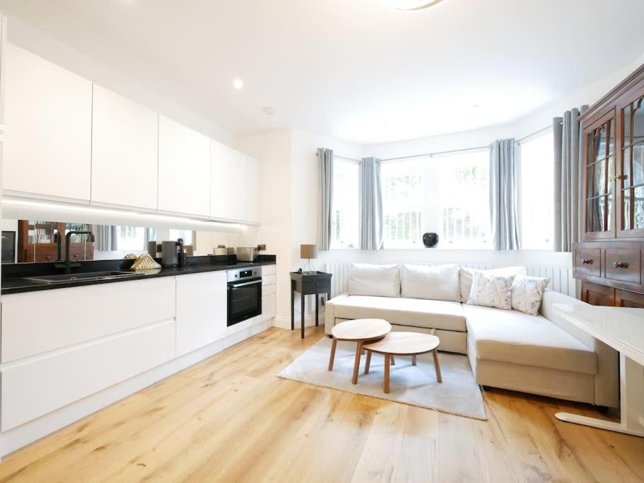Newly Refurbished 2 Bed Apartment In Paddington Londra Esterno foto